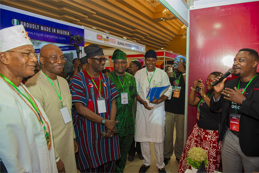 Participating in the 3-Day Exhibition